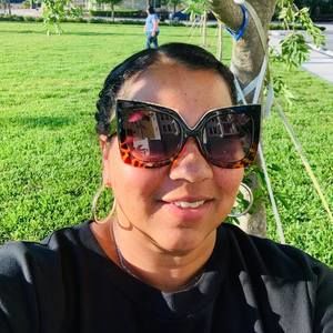 Meet your Posher, Crystal